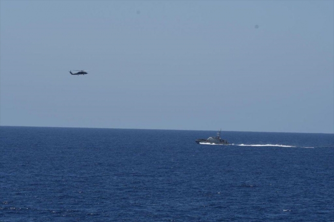 Mehmetçiğin dikkati faciayı önledi: 97 düzensiz göçmen kurtarıldı